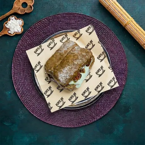 EZINE PEYNIRLI KURU DOMATESLI SANDVIC